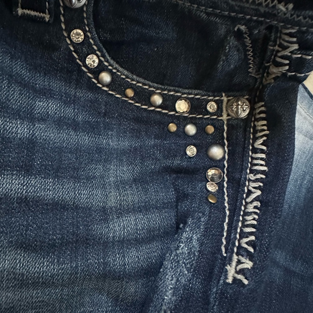 Dark Wash Embellished Women's Jeans - Picture 5 of 5